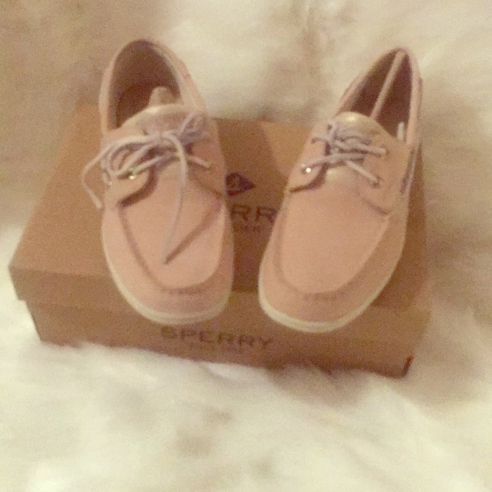 Sperry shoes, very comfortable walking shoes.